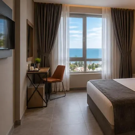 Ξενοδοχείο Tourist 3*