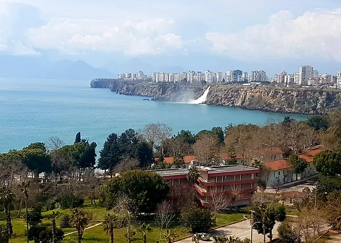 Ξενοδοχείο Tourist 3*