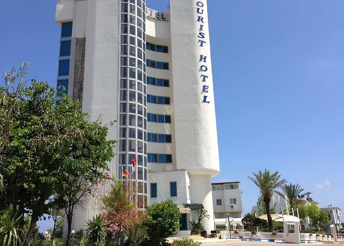 Ξενοδοχείο Tourist 3*